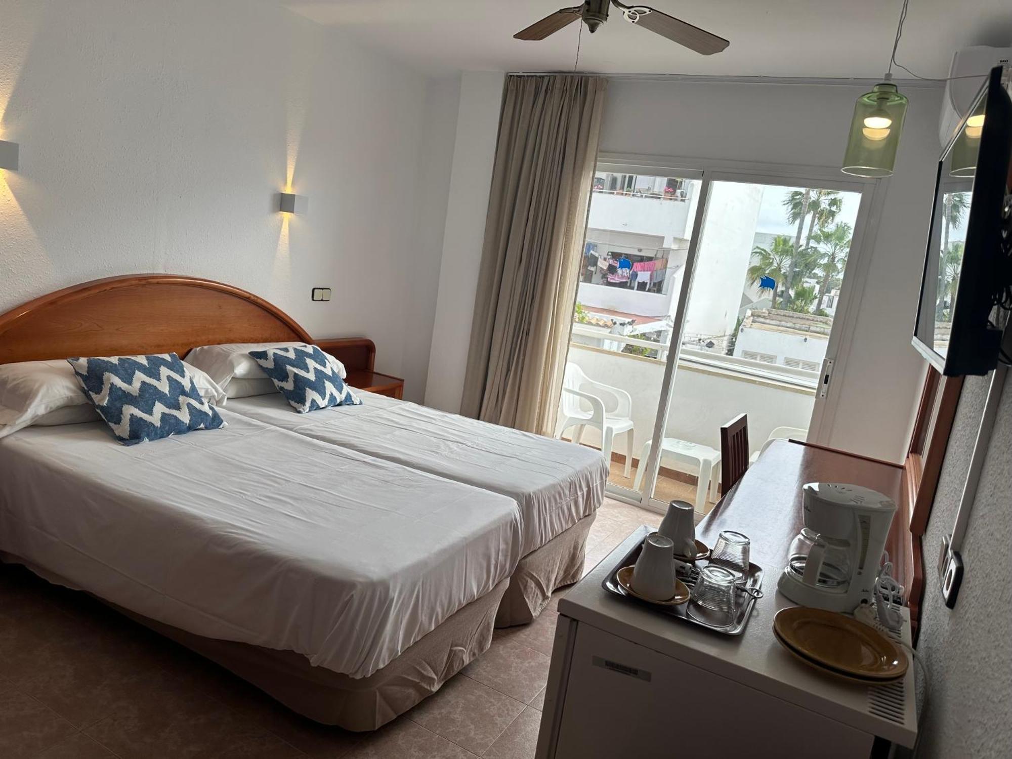 Hostal De La Caravel-La Cala D´Or 외부 사진