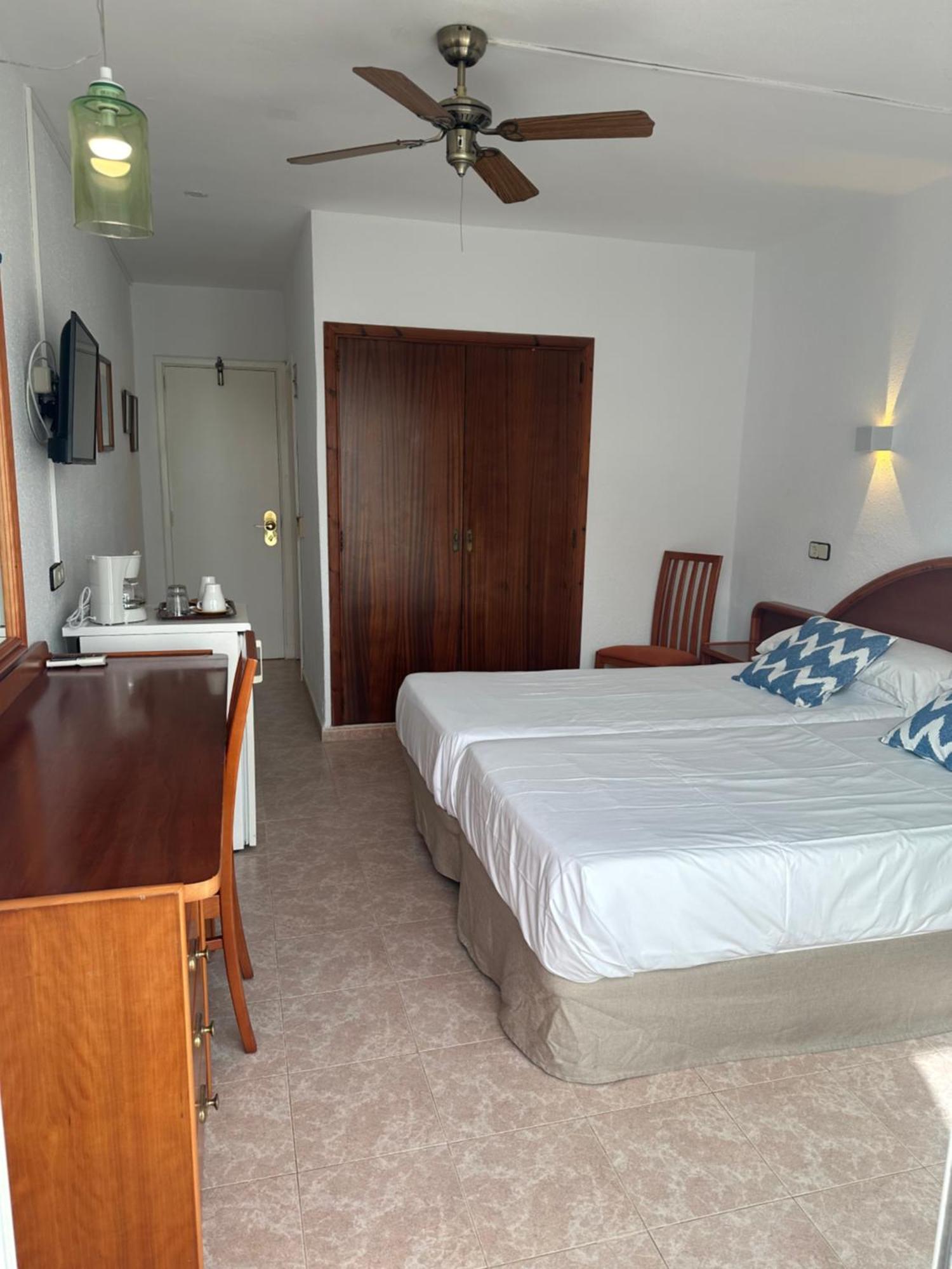 Hostal De La Caravel-La Cala D´Or 외부 사진