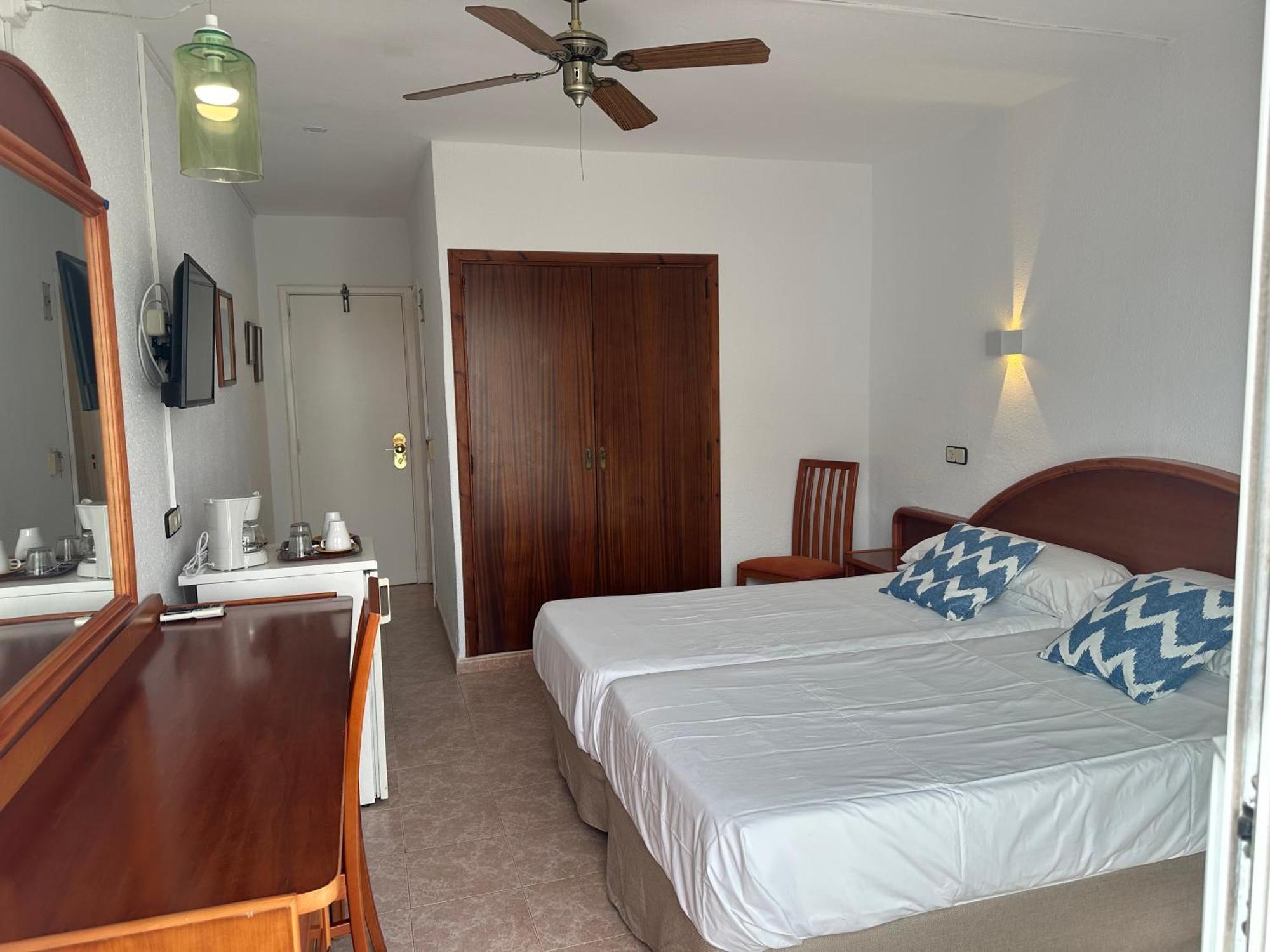 Hostal De La Caravel-La Cala D´Or 외부 사진