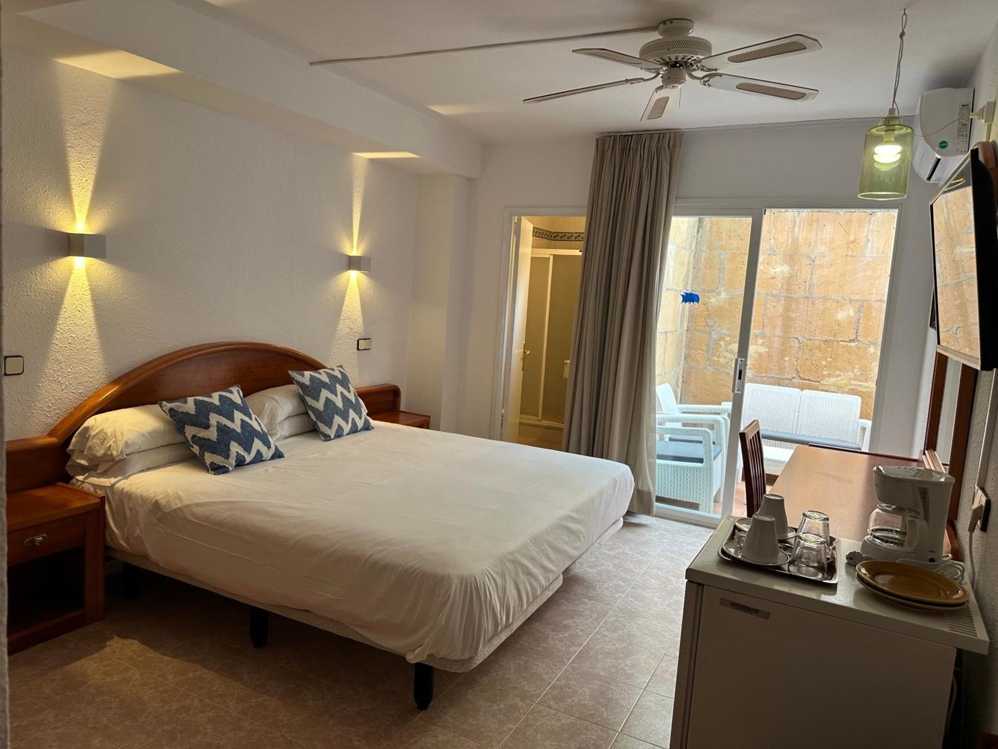 Hostal De La Caravel-La Cala D´Or 외부 사진