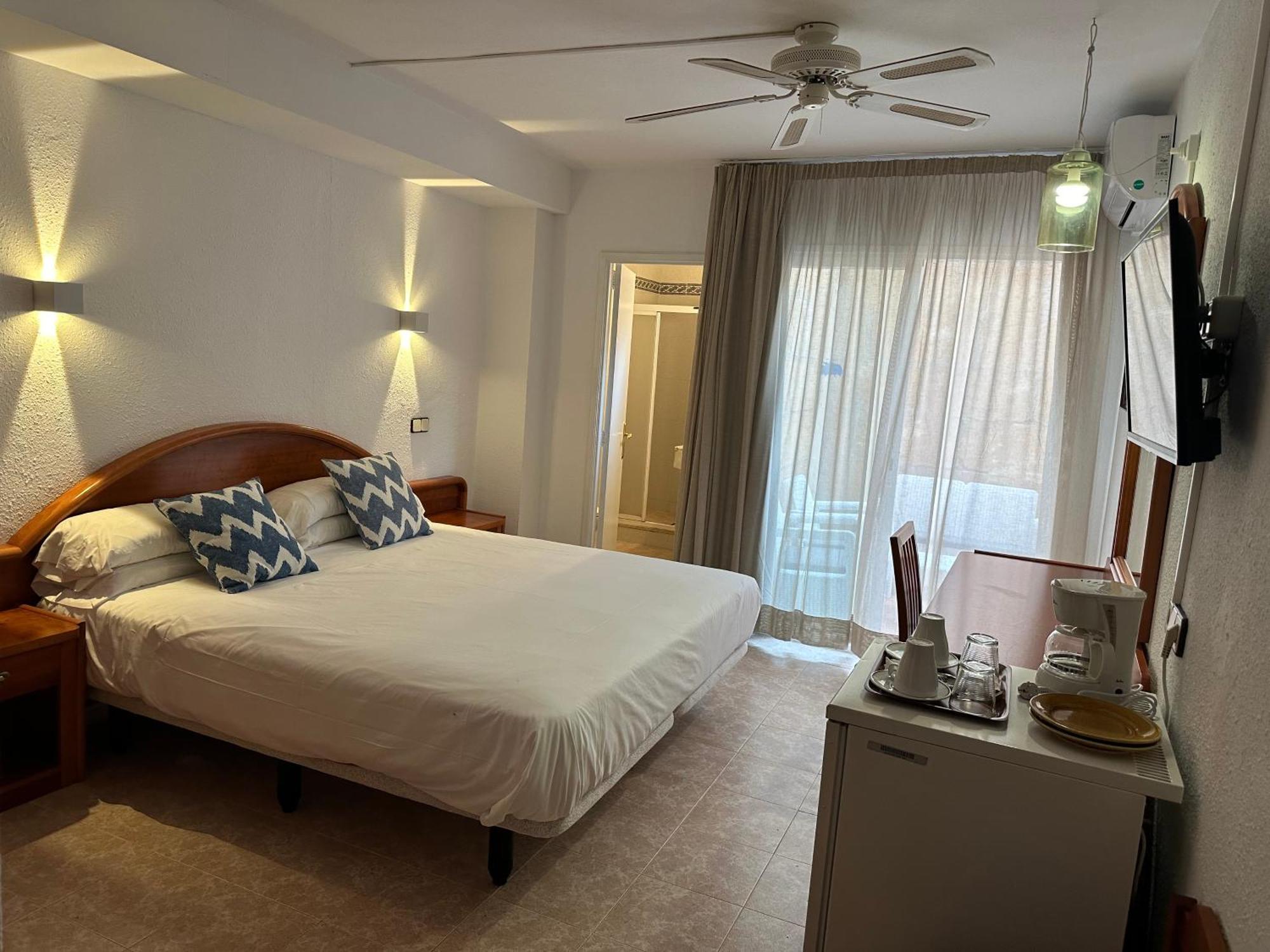 Hostal De La Caravel-La Cala D´Or 외부 사진