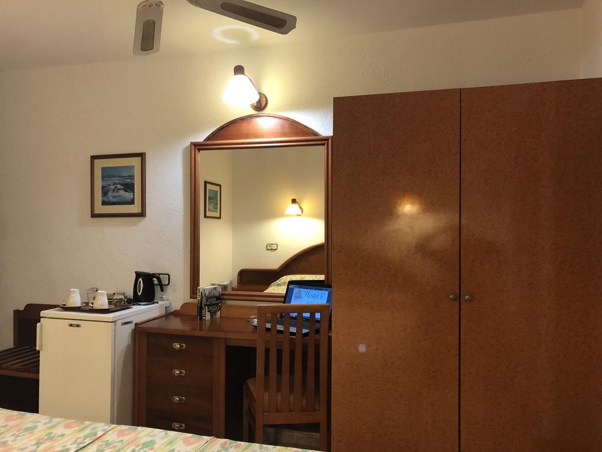 Hostal De La Caravel-La Cala D´Or 외부 사진