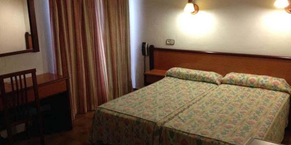 Hostal De La Caravel-La Cala D´Or 외부 사진